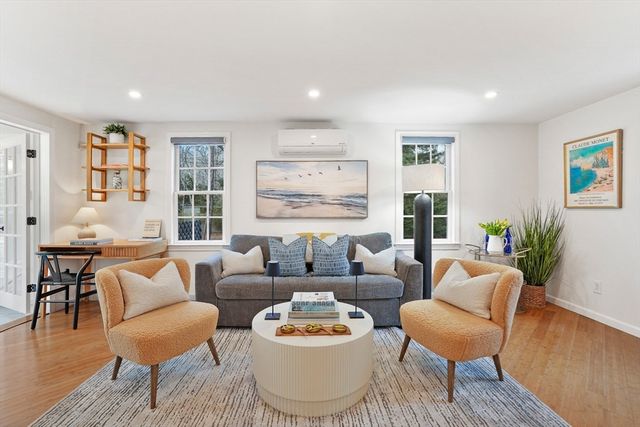 26 Sea Glen Road, Oak Bluffs, MA 02557
