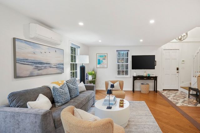 26 Sea Glen Road, Oak Bluffs, MA 02557