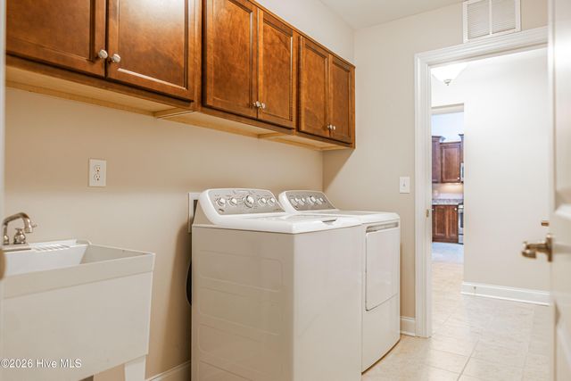 117 W Chelsea Court, Southern Pines, NC 28387