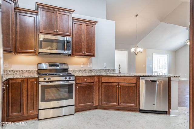 117 W Chelsea Court, Southern Pines, NC 28387