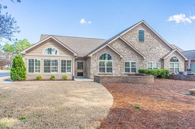 117 W Chelsea Court, Southern Pines, NC 28387