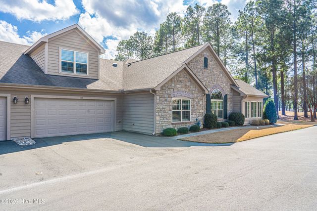 117 W Chelsea Court, Southern Pines, NC 28387