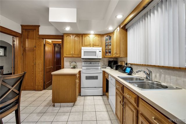 2261 Grand Ave Avenue, Niagara Falls, NY 14301