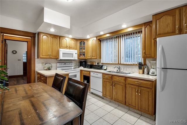 2261 Grand Ave Avenue, Niagara Falls, NY 14301