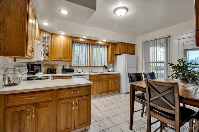 2261 Grand Ave Avenue, Niagara Falls, NY 14301