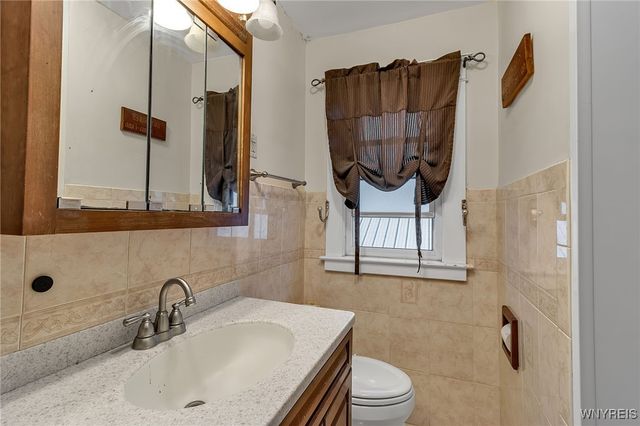 2261 Grand Ave Avenue, Niagara Falls, NY 14301