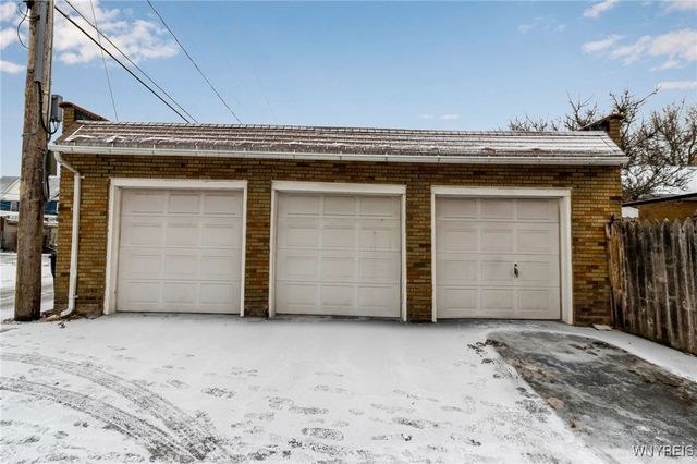 2261 Grand Ave Avenue, Niagara Falls, NY 14301