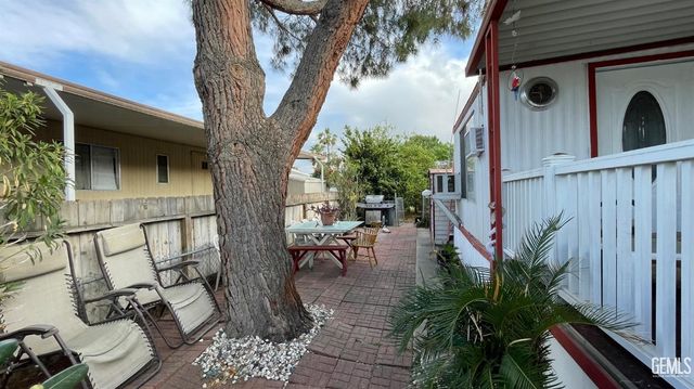 4401 Hughes ln 200, Bakersfield, CA 93304