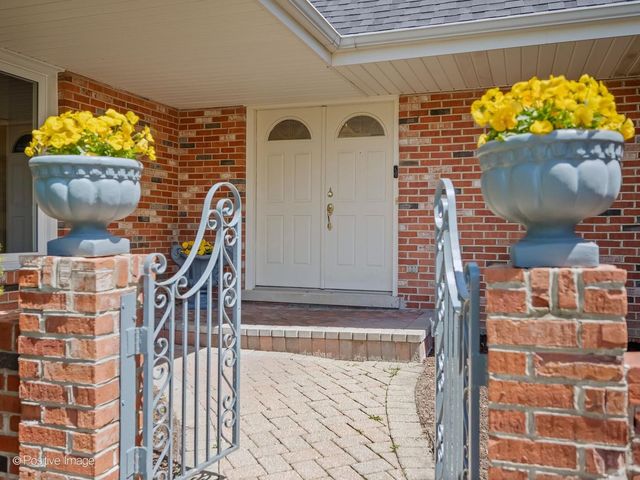 6457 Rodgers Drive, Willowbrook, IL 60527
