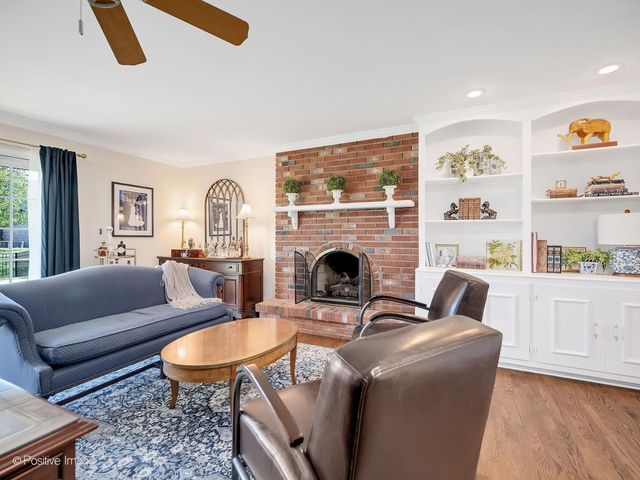 6457 Rodgers Drive, Willowbrook, IL 60527