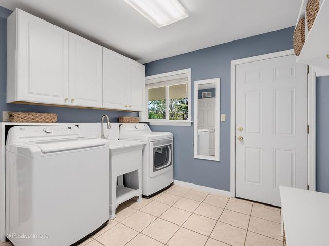 6457 Rodgers Drive, Willowbrook, IL 60527