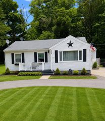258 Sanford Rd, Westport, MA 02790