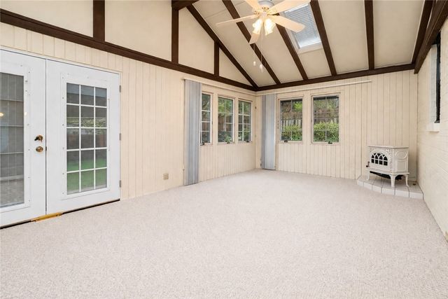 431 Torwood Ln, Pleasant Hills, PA 15236