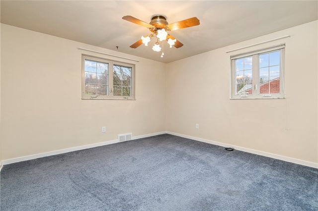 431 Torwood Ln, Pleasant Hills, PA 15236