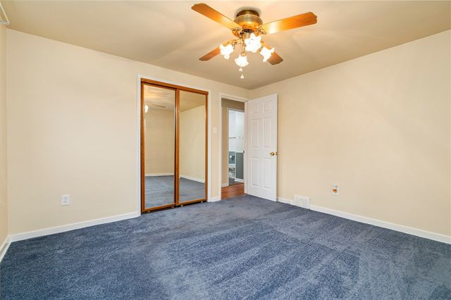 431 Torwood Ln, Pleasant Hills, PA 15236