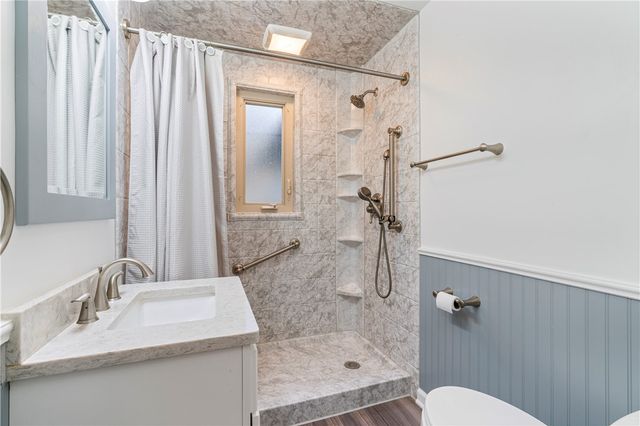 431 Torwood Ln, Pleasant Hills, PA 15236