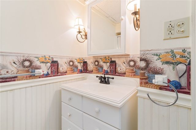 431 Torwood Ln, Pleasant Hills, PA 15236