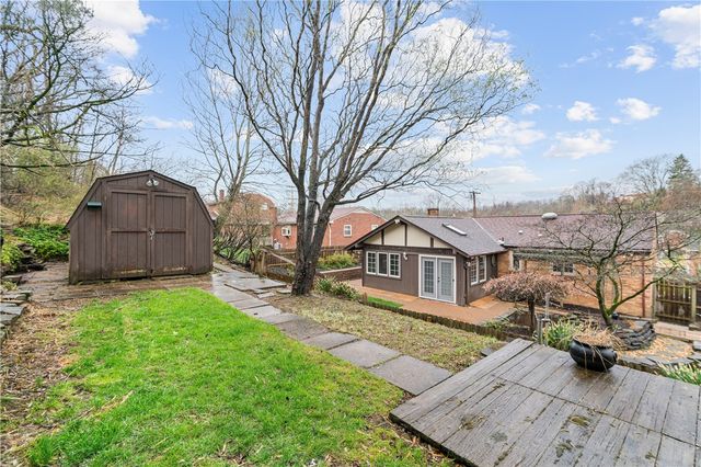 431 Torwood Ln, Pleasant Hills, PA 15236