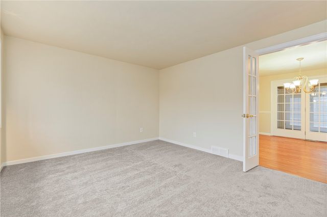 431 Torwood Ln, Pleasant Hills, PA 15236