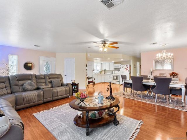 1506 Oak Drive 34, Vista, CA 92084