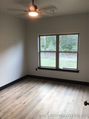 106 S Elliott Street, Pryor, OK 74361