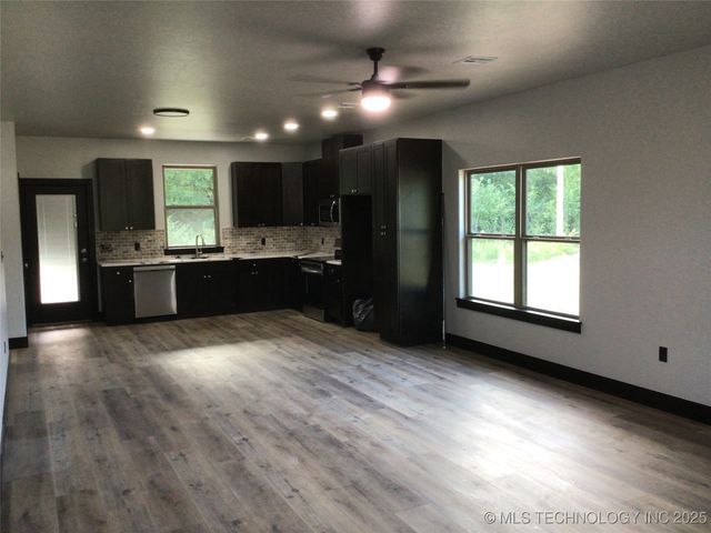 106 S Elliott Street, Pryor, OK 74361