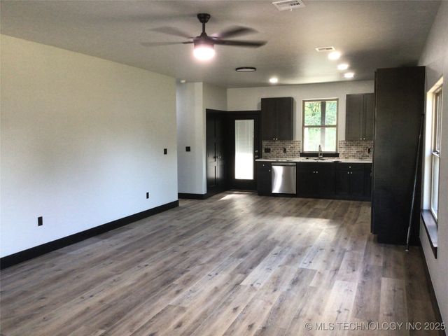 106 S Elliott Street, Pryor, OK 74361