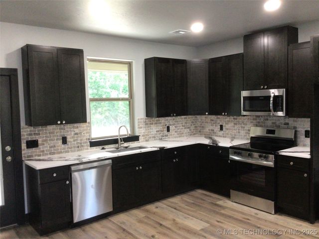 106 S Elliott Street, Pryor, OK 74361
