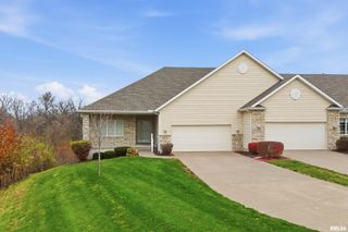 4030 WOODFIELD Drive, Bettendorf, IA 52722