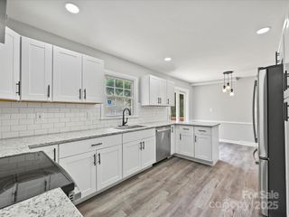 2544 Cedarwild Road, Charlotte, NC 28212