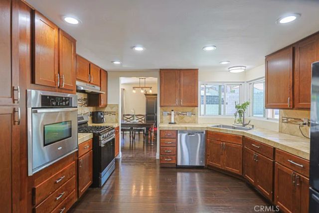 1932 Kellogg, Corona, CA 92879