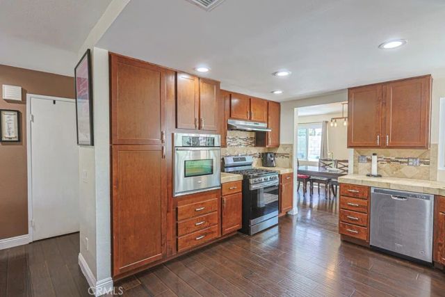 1932 Kellogg, Corona, CA 92879