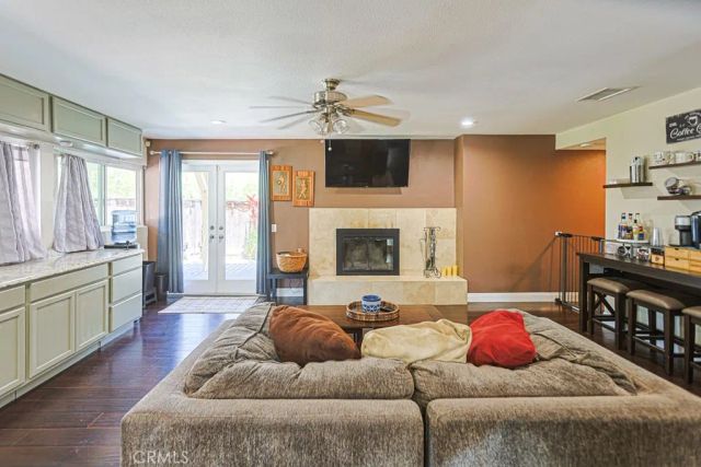 1932 Kellogg, Corona, CA 92879