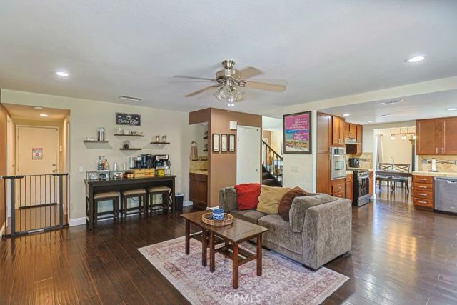 1932 Kellogg, Corona, CA 92879
