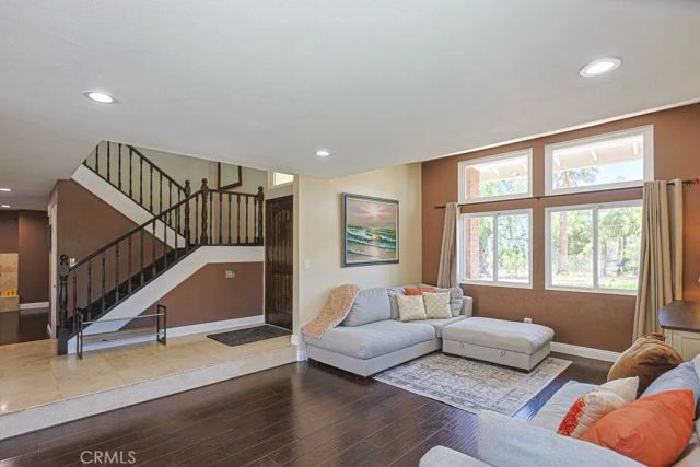 1932 Kellogg, Corona, CA 92879