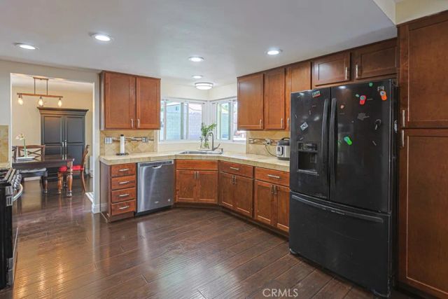1932 Kellogg, Corona, CA 92879