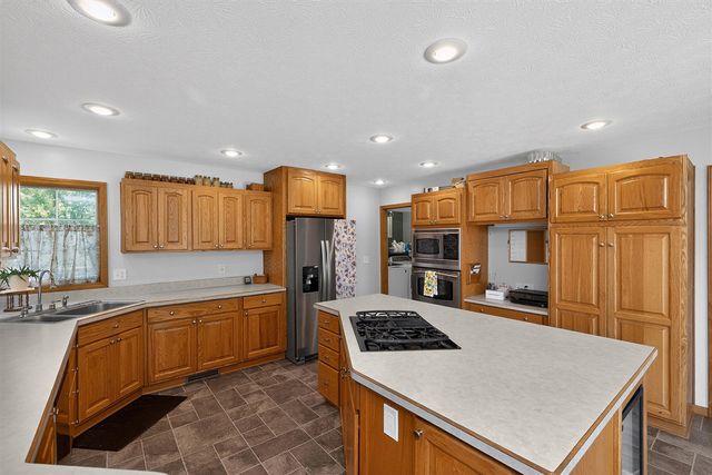 61214 Mary Lou Lane, Cassopolis, MI 49031