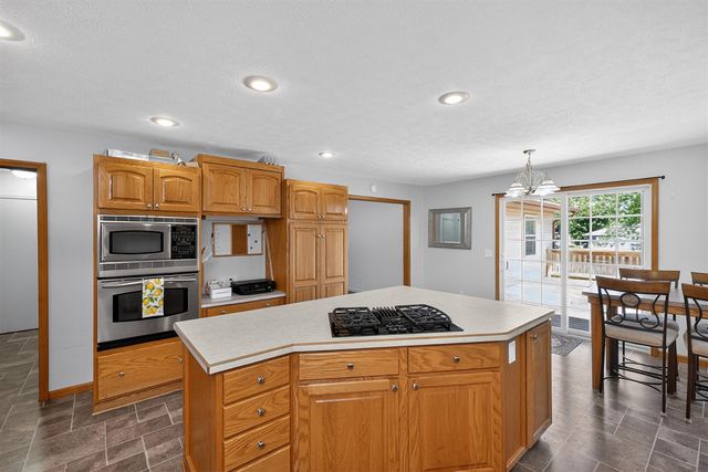 61214 Mary Lou Lane, Cassopolis, MI 49031