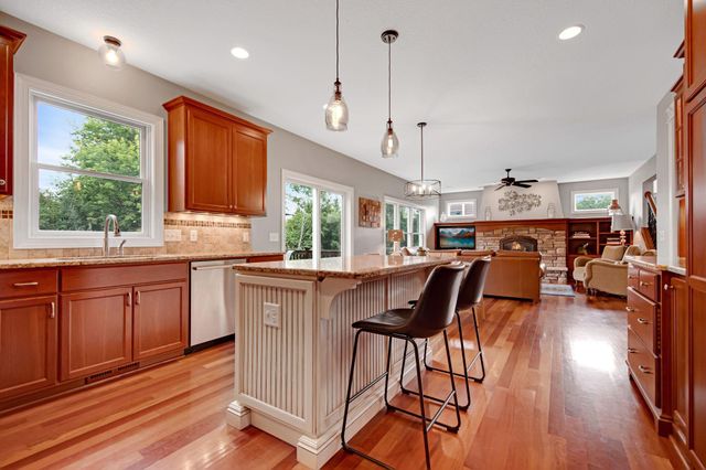 11635 Aileron Court, Inver Grove Heights, MN 55077