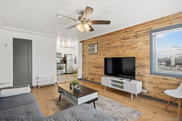 3525 S Bannock Street, Englewood, CO 80110