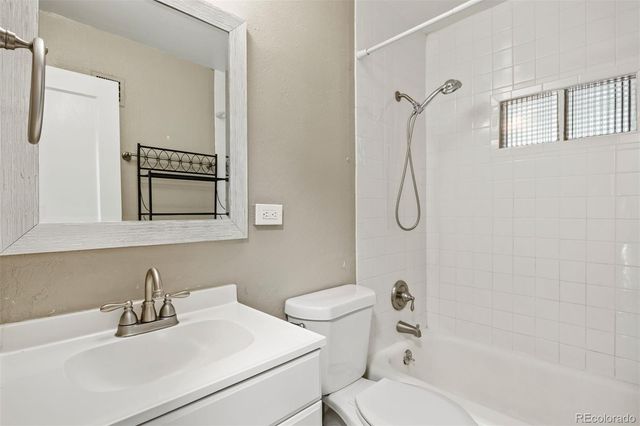 3525 S Bannock Street, Englewood, CO 80110