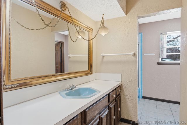 17917 E 589 Road, Inola, OK 74036