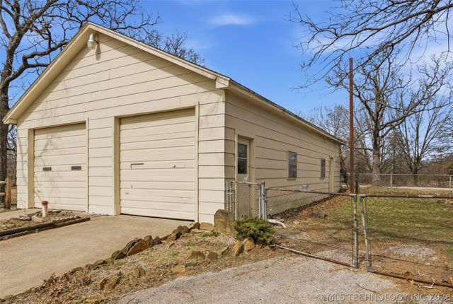 17917 E 589 Road, Inola, OK 74036