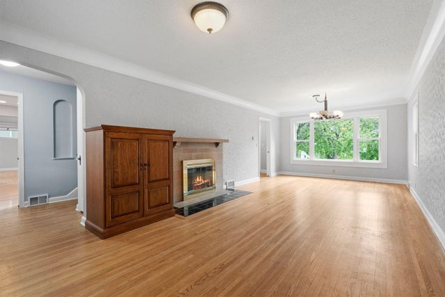 223 E River Parkway, Champlin, MN 55316