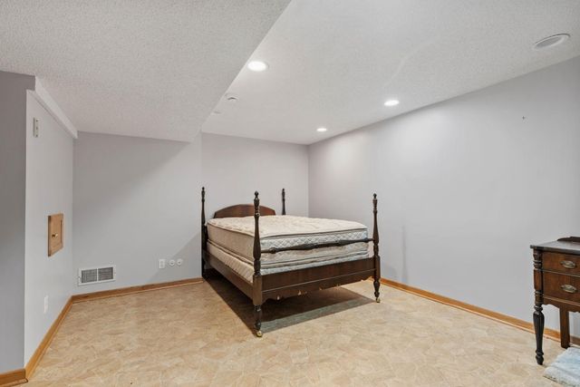 223 E River Parkway, Champlin, MN 55316