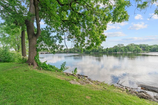 223 E River Parkway, Champlin, MN 55316