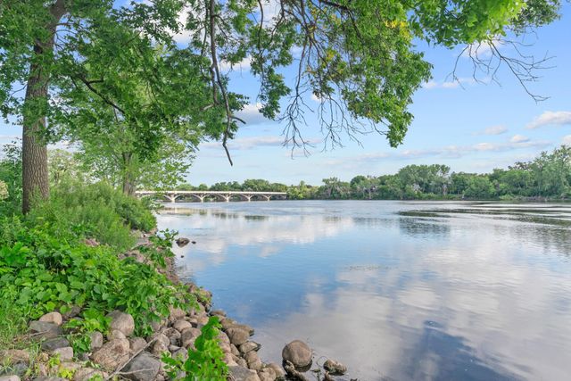223 E River Parkway, Champlin, MN 55316