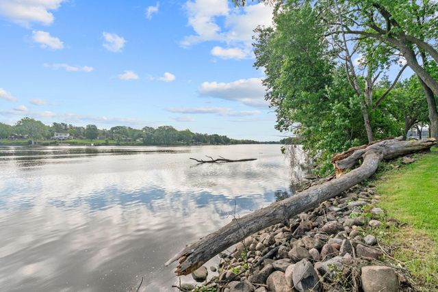 223 E River Parkway, Champlin, MN 55316