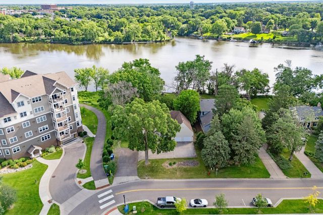 223 E River Parkway, Champlin, MN 55316