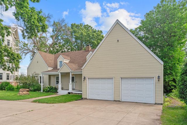 223 E River Parkway, Champlin, MN 55316